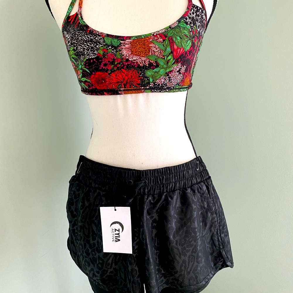 Zyia Bomber shorts - leopard
